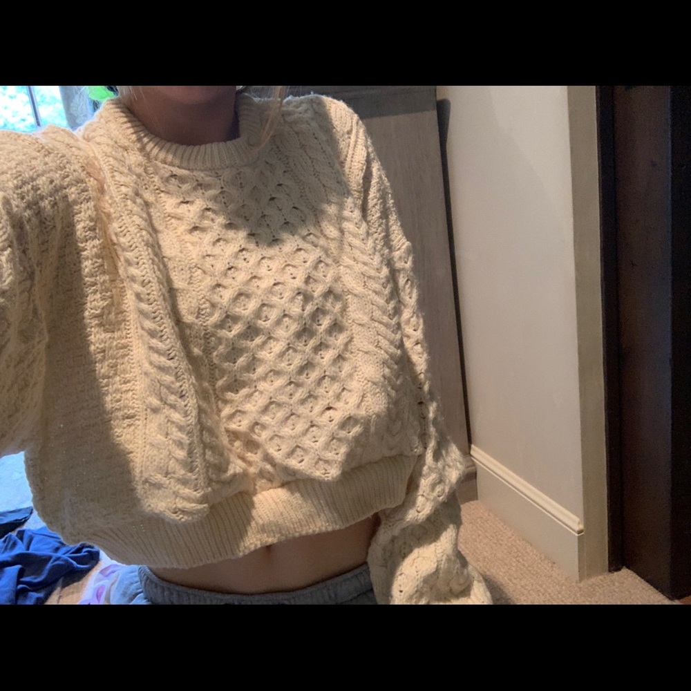 URBAN adorable crop top knit sweater, cream